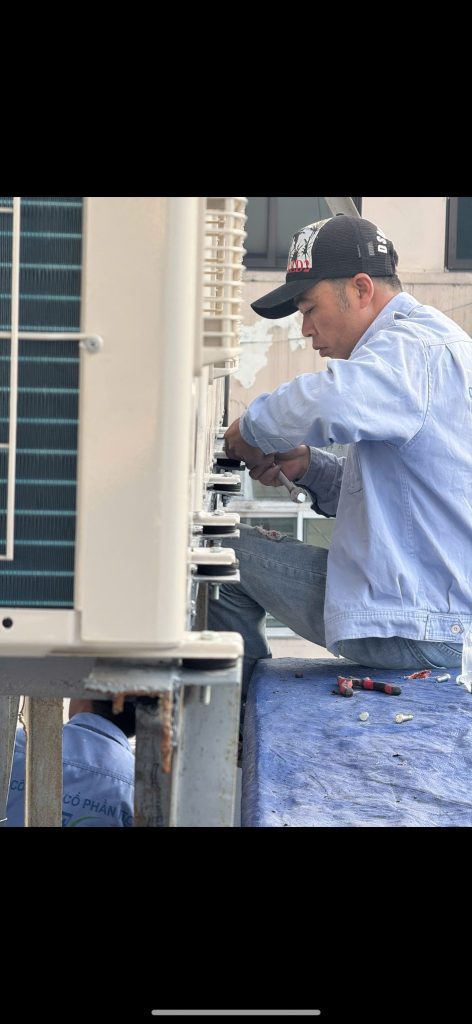 Bảo trì hệ thống điều hòa VRV 4 Kiểm Tra Mức Gas Lạnh