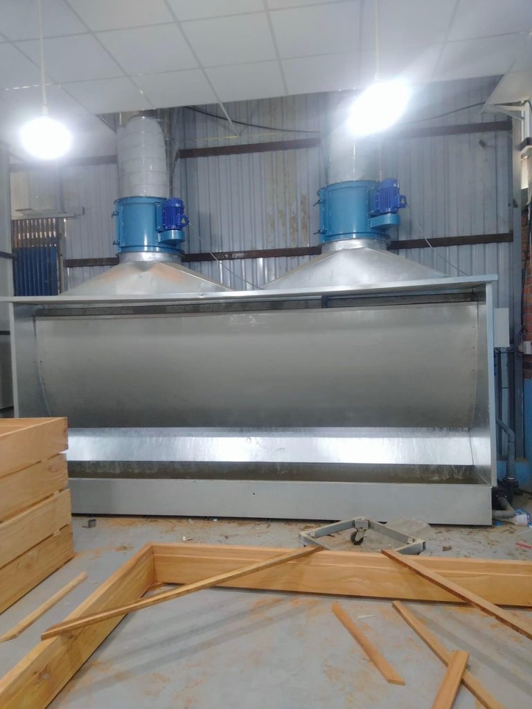 Máy hút bụi sơn màng nước