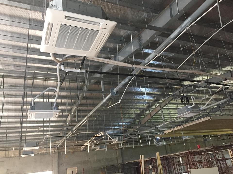 Máy Lạnh Công Nghiệp Âm Trần: Giải Pháp Làm Mát Hiệu Quả Cho Nhà Xưởng Và Công Trình Lớn